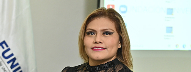 Entrevista com Rosslin Grace Urquiola Condori, estudante boliviana com bolsa FUNIBER